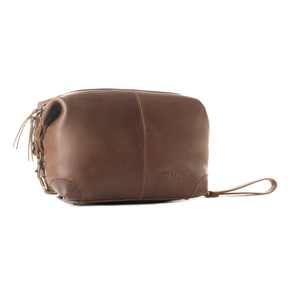 Myra Drifter Leather Shaving Kit for Men in brown